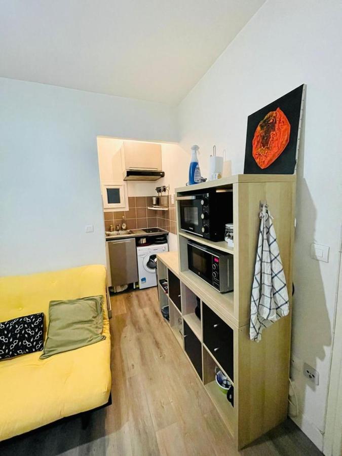 Appartement En Plein Coeur Du 10Eme Et Proche De Plusieurs Gares Paris Exterior foto